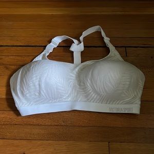 36DD Victoria secret sports bra